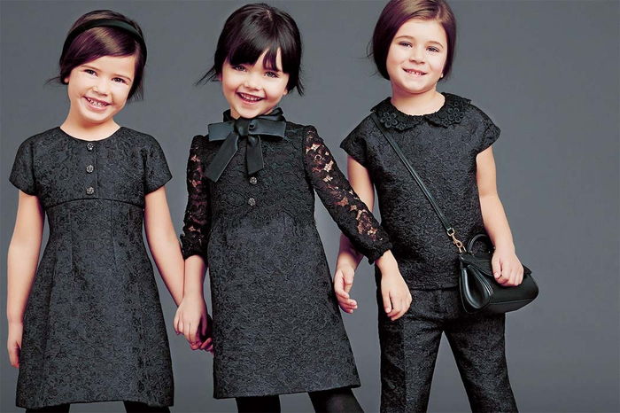 festlige barnas kjoler, elegante jenter klær i svart, motetrender vår / sommer