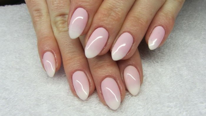 Unghie sottili e appuntite idea sottile intorno alle unghie per modellare e verniciare con gel rosa e ombre bianche