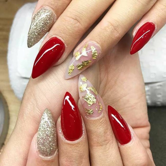 unghie immagini unghie rosse unghie scintillanti dorate con una manicure alla moda di classe dal design colorato