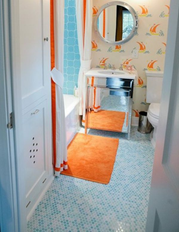 plytelių vonios mozaikos ir apelsinų kilimėliai