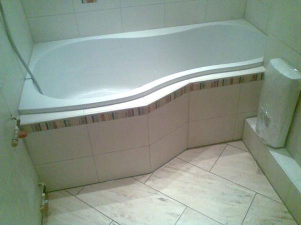 Tile design-bath-with-a-light-bath - majhna kopalnica obleko