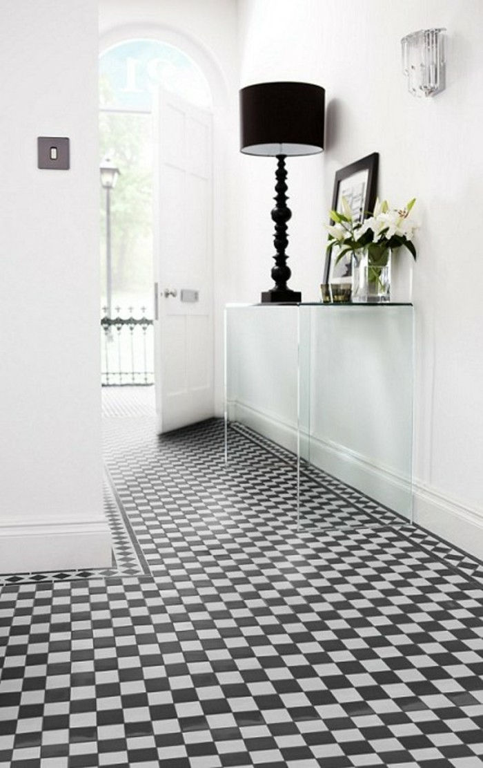 korridor-plattor-hall-design-in-black-as-rutor