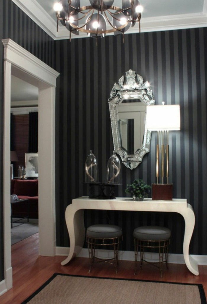 corridoio-paper-on-stripes-in-nero-colore-antico specchio