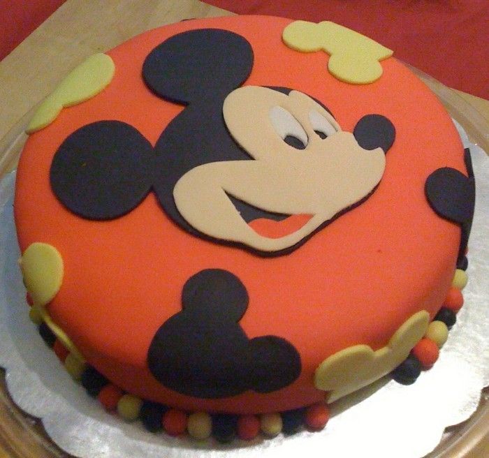 Fondán-yourself-make-koláče-zdobiť-Mickey Mouse