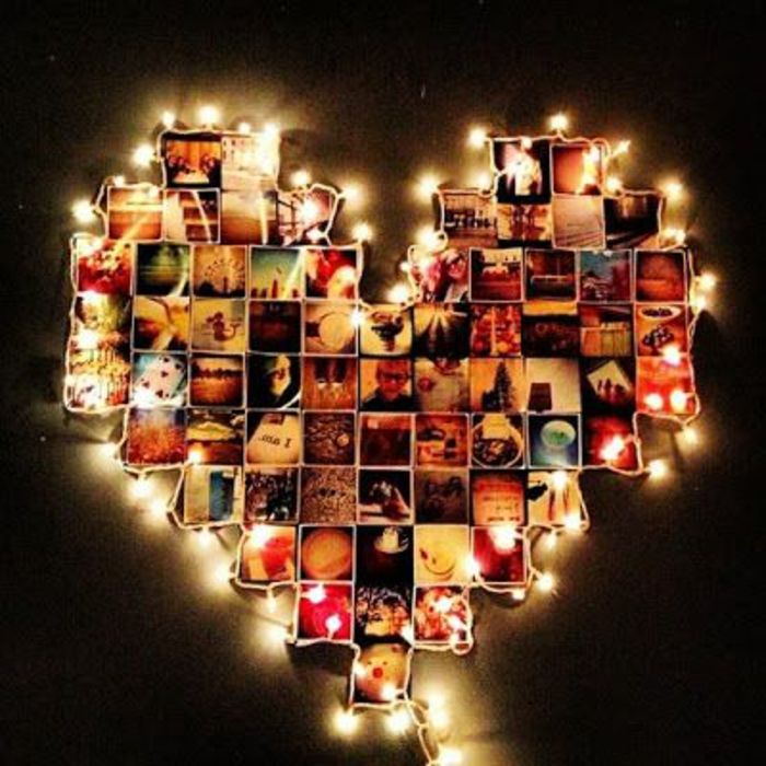 Foto collage i form av et hjerte, dekorert med eventyrlys på kantene