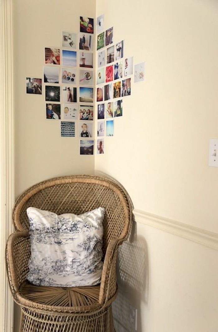 Fotowand-idee-famiglia foto-sedia-kisse-marrone chiaro a parete