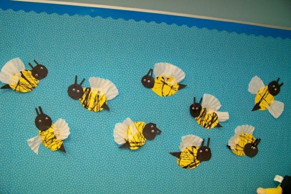bahar-anaokulu-yapıştırılmış kağıt-arı-çok güzel bir resim