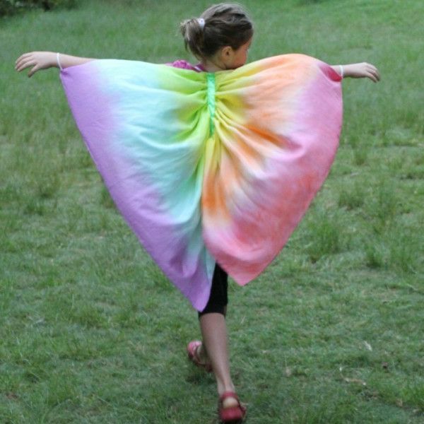 anaokulu-gökkuşağı-renk-kostüm-a-kız-çok güzel bir resim bahar-