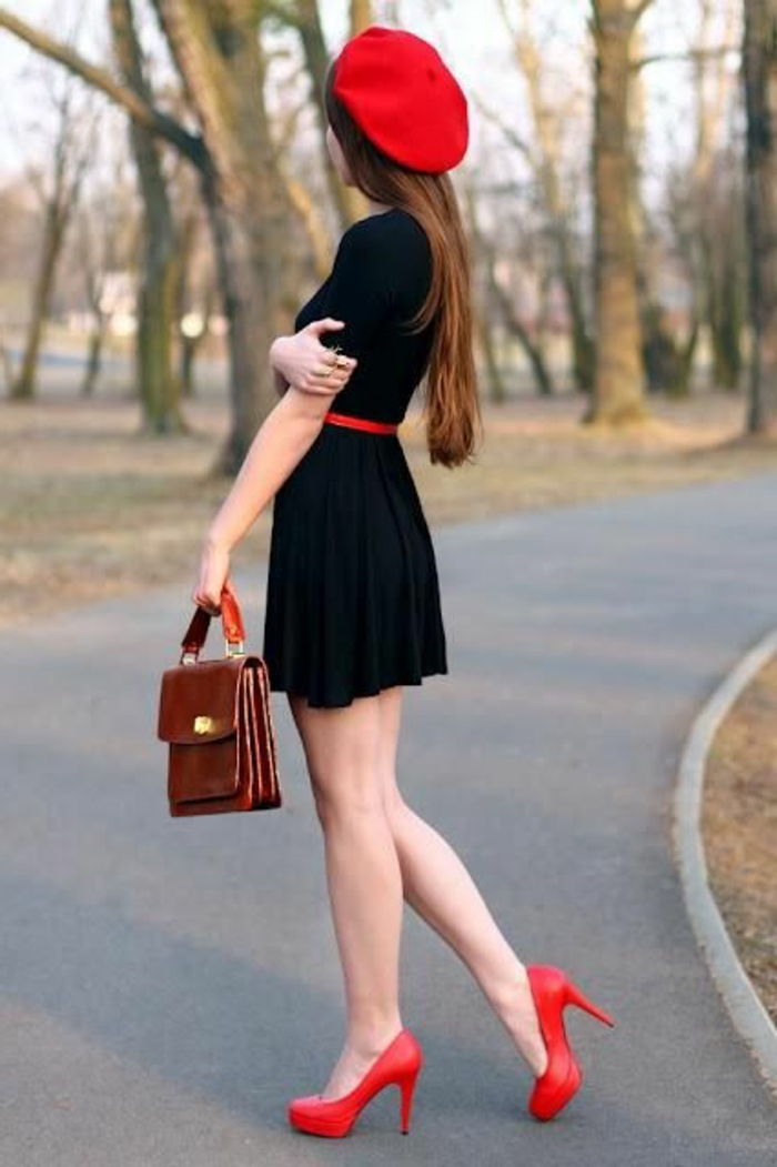 Em estilo francês preto vestido-vermelho-chapéu-vermelho-sapatos-chique com o modelo de salto alto pocket-clássico Estreito