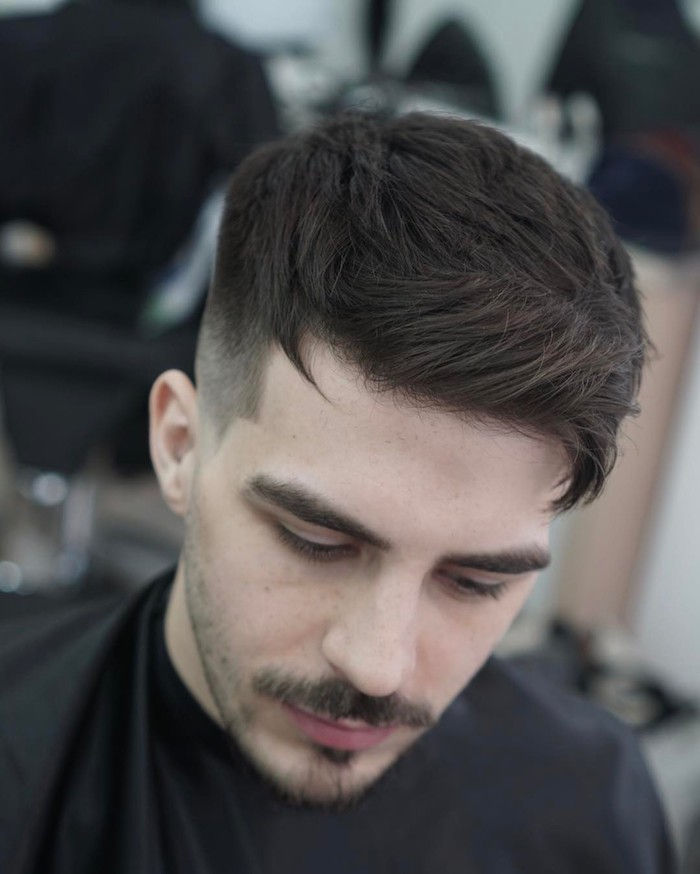 Účesy pre krátke vlasy - podrezanie pre mužov, mušty a vousy