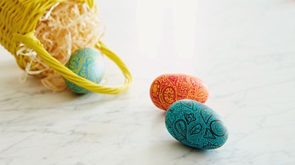 glädje-påsk-färgglada-påskägg-inramning-idéer-till-dekoration påskägg färg