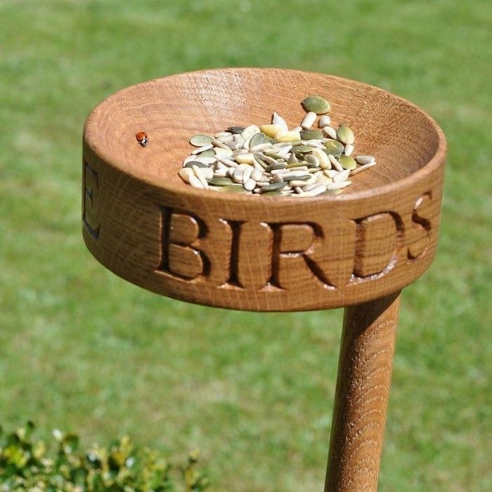 Caixa de aninhamento feita de madeira, sementes e joaninhas, projetos DIY para o seu jardim ou varanda