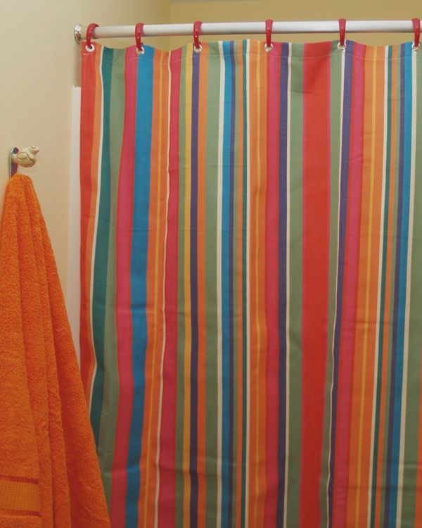gardiner färgglada linjer - i badrummet