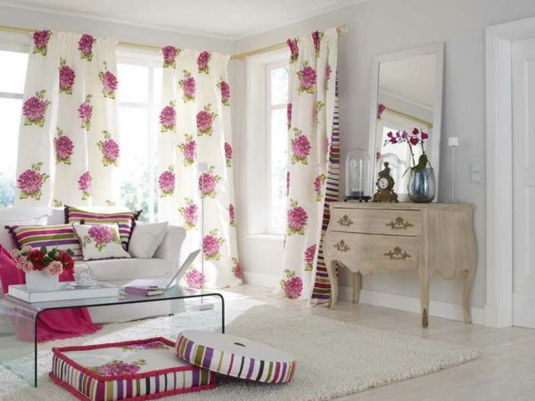gardinenvorschläg-rosa-hvite blomster