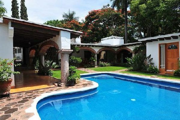 garden-pool-for-en-luksuriøse-huset