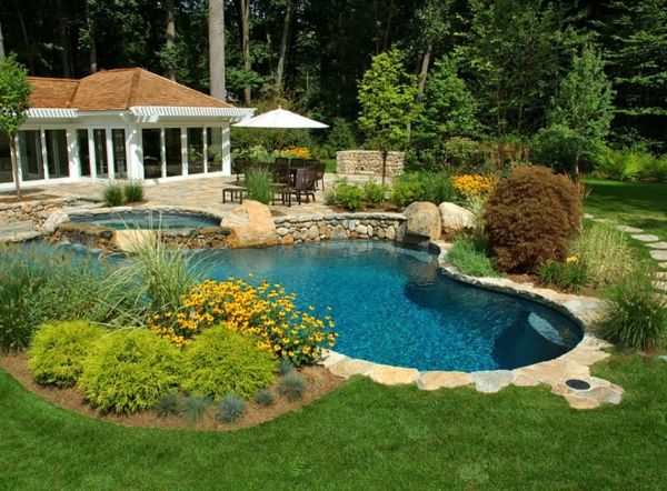 Įdomu sodo dizainas-baseinas-žolės apželdinimas