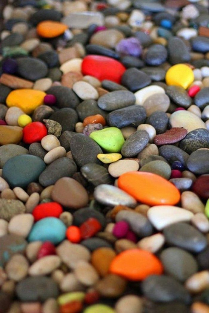 pomysłów ogród piękny ogród-dekoracja-z-kolorowych kamieni