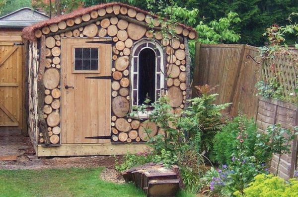 domek ogrodowy z drewna - bardzo interesujący - gartengerätehaus