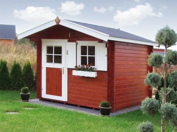 záhradný dom vo švédskom štýle - červeno-biely-kombinácia - dve rastliny