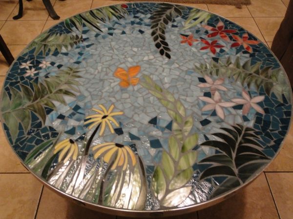 vrtna miza-of-mozaik-elegantno-look