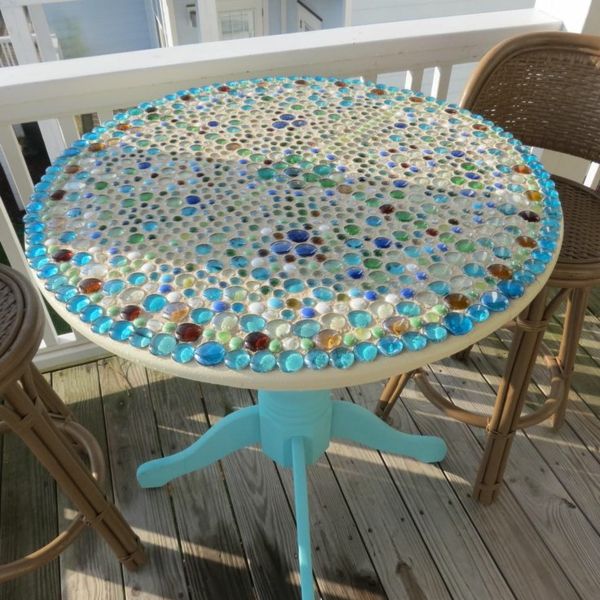 vrtna miza-pogled-made mozaik-Zanimivo