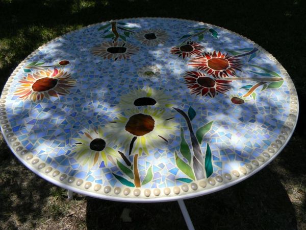 vrtna miza-of-mozaik-krog-obliko-super-lepo izgleda