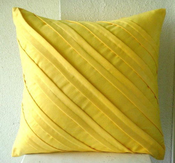 yellow-toni-as-love-cuscino
