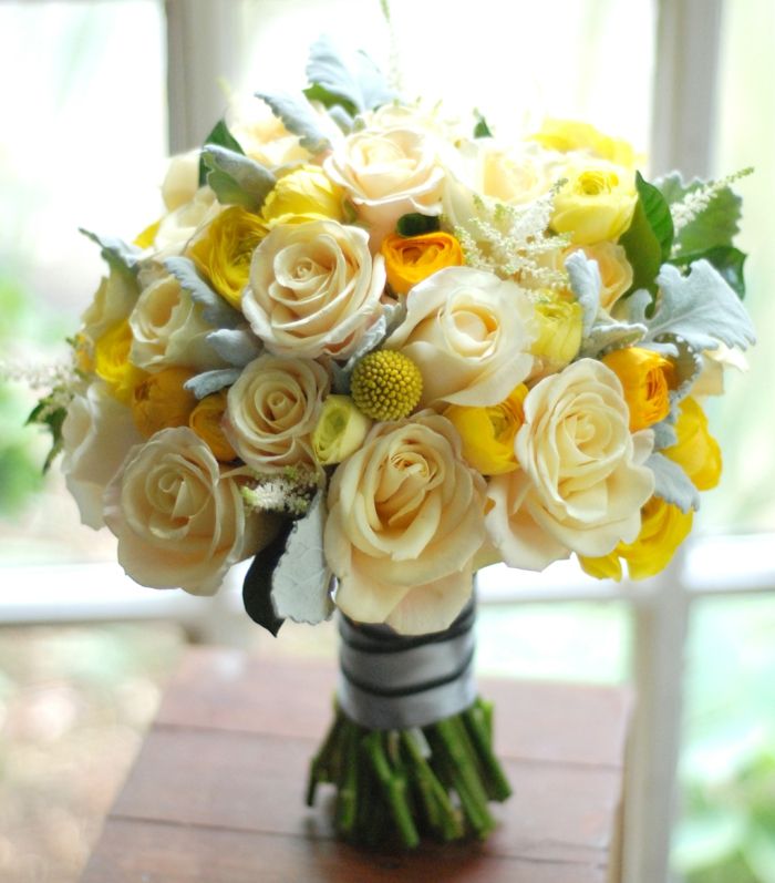 puokštės geltona-rožės-Deco-su gėlės-gėlės-su gražia-gėlių-apdailos