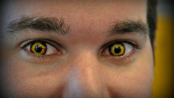 geltonai-baisi-kontaktiniai lęšiai skirto Helovinas