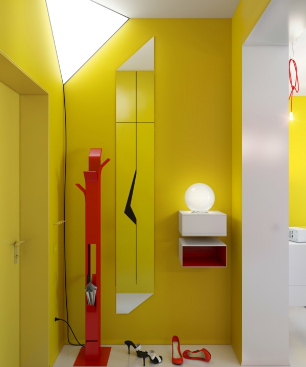 gul korridor med ekstravagant design