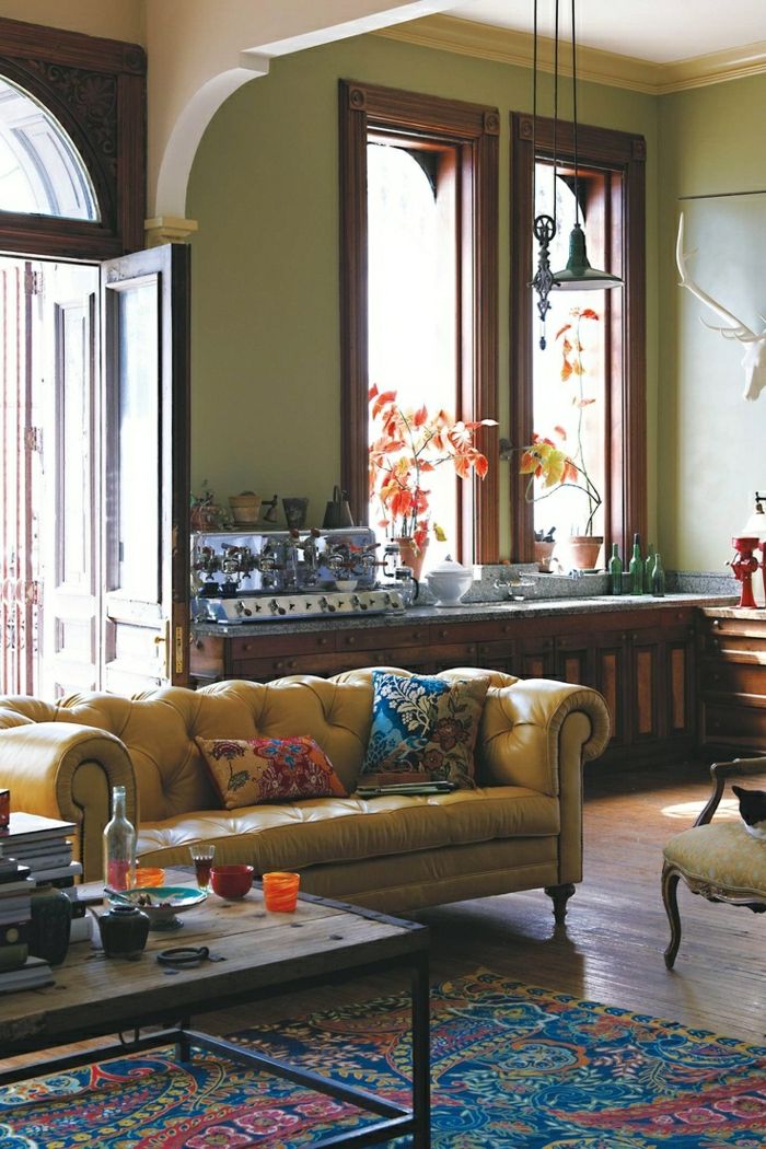 geltonai-Chesterfield sofos-pagalvėlė-Boho-chic stiliaus spalvinga kilimų kavos vazonai