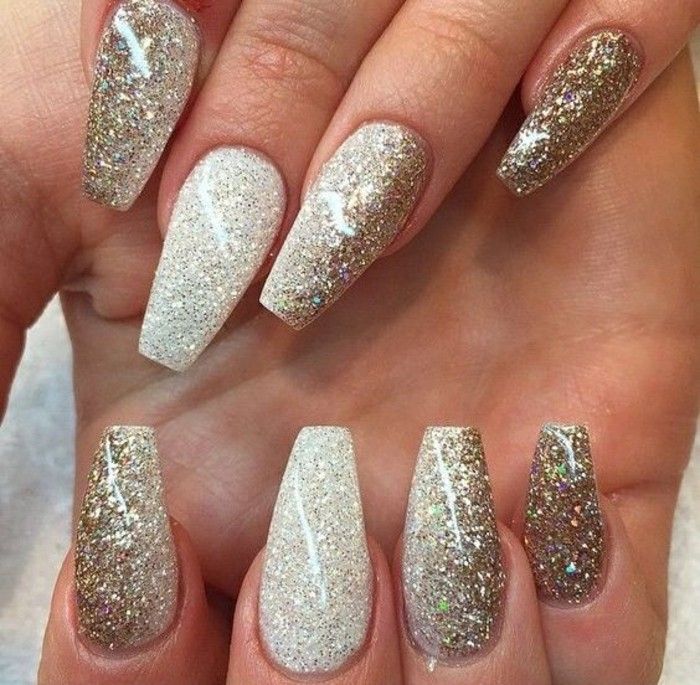 gelofte-sprankelend nieuw jaar lange nagel manicure-zilver-en-goud
