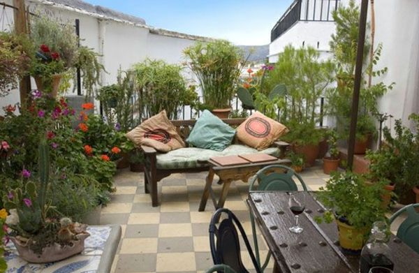 Impostazione Terrazza con furniture-- accogliente