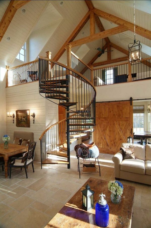 confortabil casa-.cu interior scări din lemn