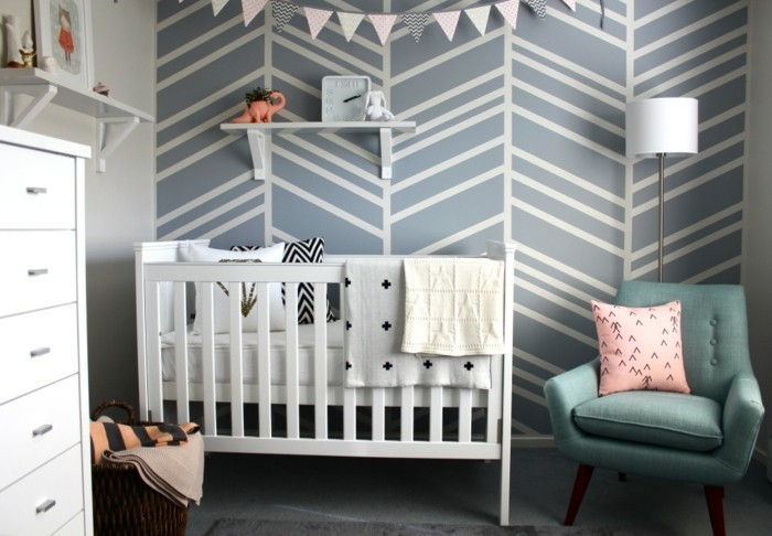 geometric forma literei babyroom-alb-lemn pat Turcoaz scaun-rosa-kisse-stehlampe dresser
