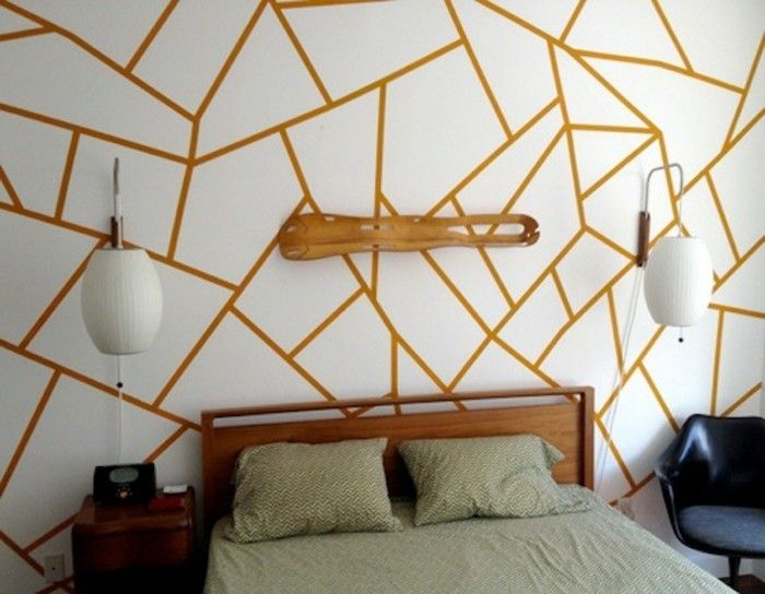 geometric-mucegai de perete din lemn dormitor pat-negru-plstikstuhl-nightlamps