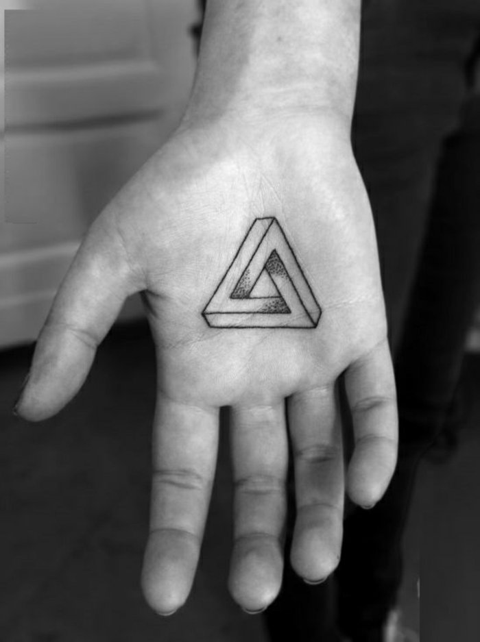 tatuaj geometric pe-palmier-delta reprezentare