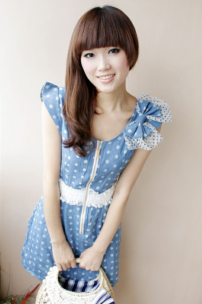 Bodkovaný-dress-ázijské-girl-moc-cute look-