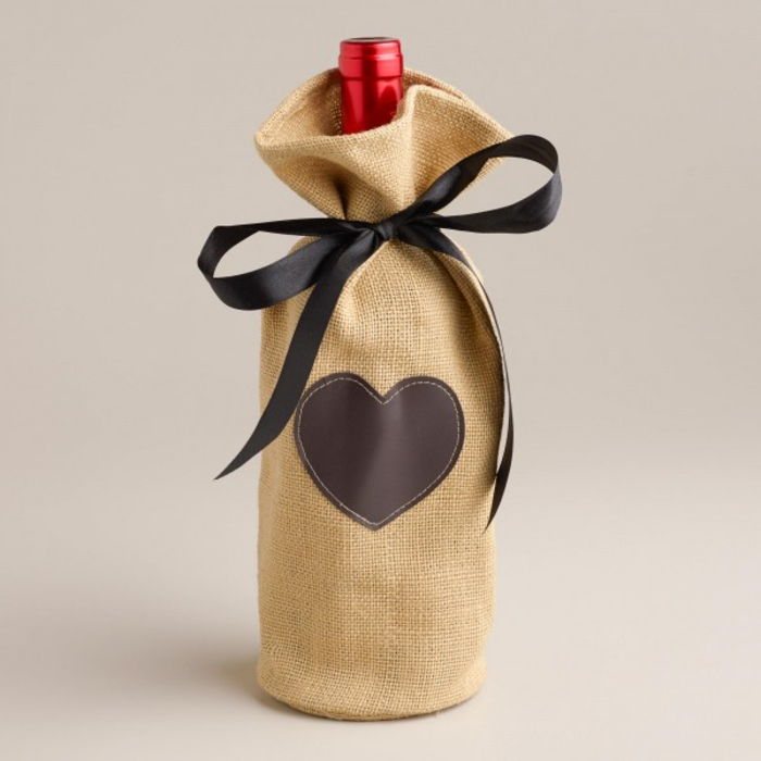 wrap vinflaska, hjärta motiv, baendchen, romantisk present idé, rött vin ge bort