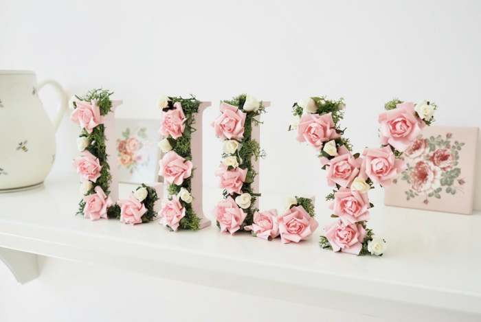 Pisma iz MDF, okrašena z mahom in umetnimi rožnati vrtnicami, lepo darilo za rojstvo