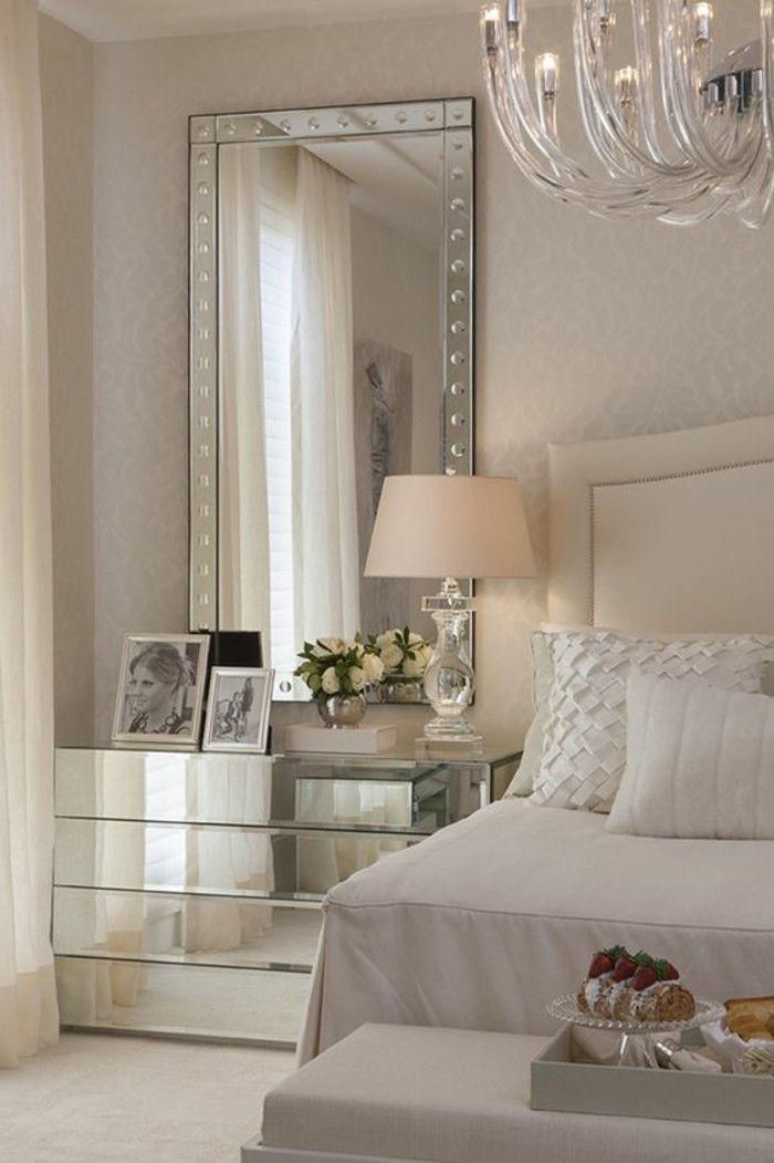 ontwerp-slaapkamer-square-mirror-wit-bed-lamp-foto's