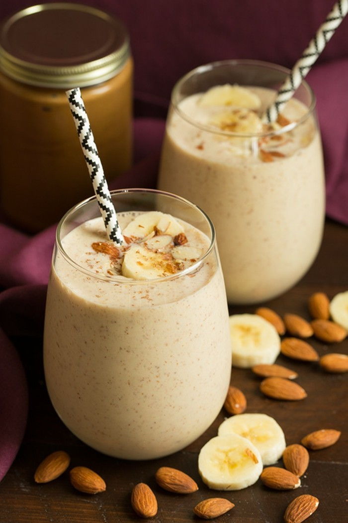 przyprawione-banan-migdałowe smoothie-zdrowy pyszne-food-kalorii recepty