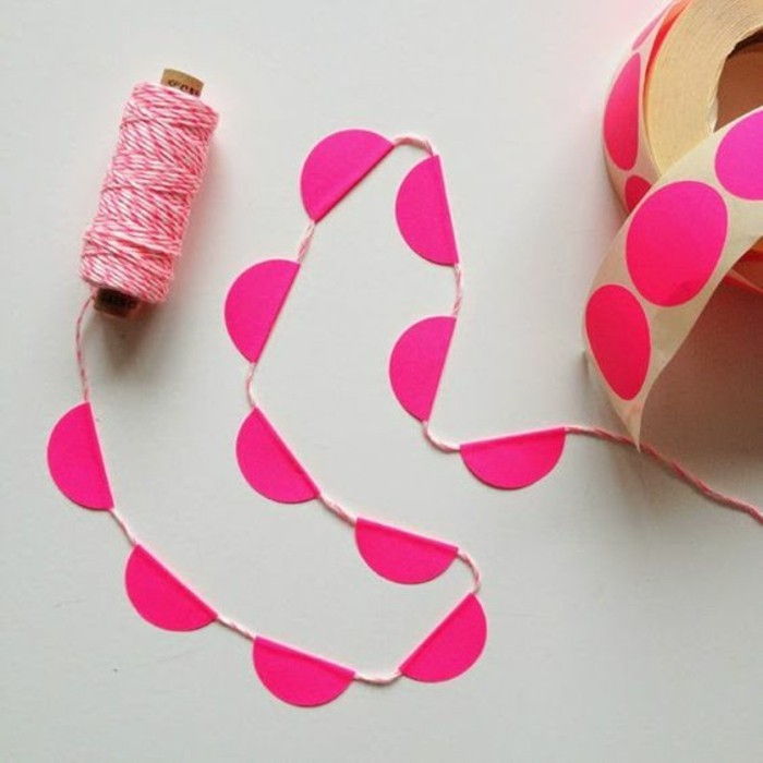girlandy-of-krepového papiera-in-pink-color