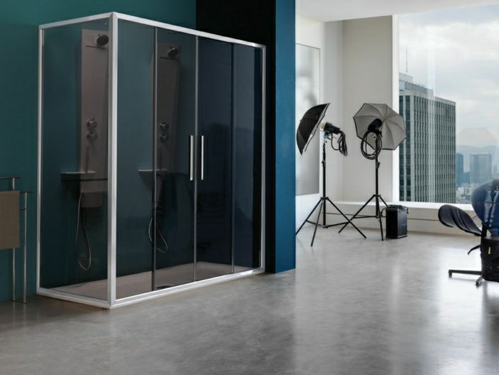 Dwa szklane kabiny prysznic luksusowe studio fotograficzne piękny widok