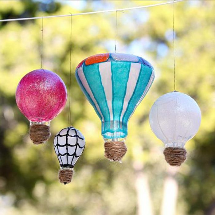 små ballonger av gamla päron, trädgårdsdekoration, hängande dekoration