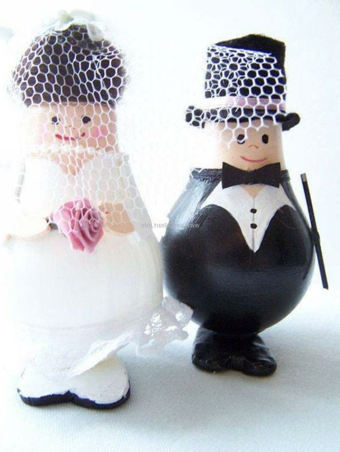 svadobný pár, nevesta a ženích z hrušiek, svadobné dekorácie