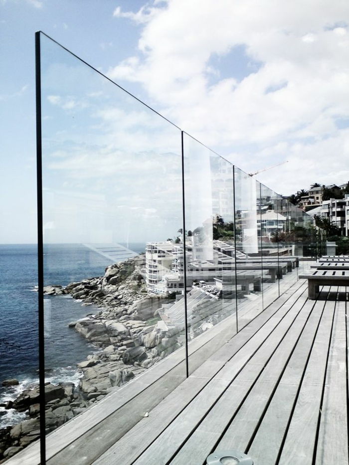 sklenená stena, terasa-moderné vybavenie-cool-design