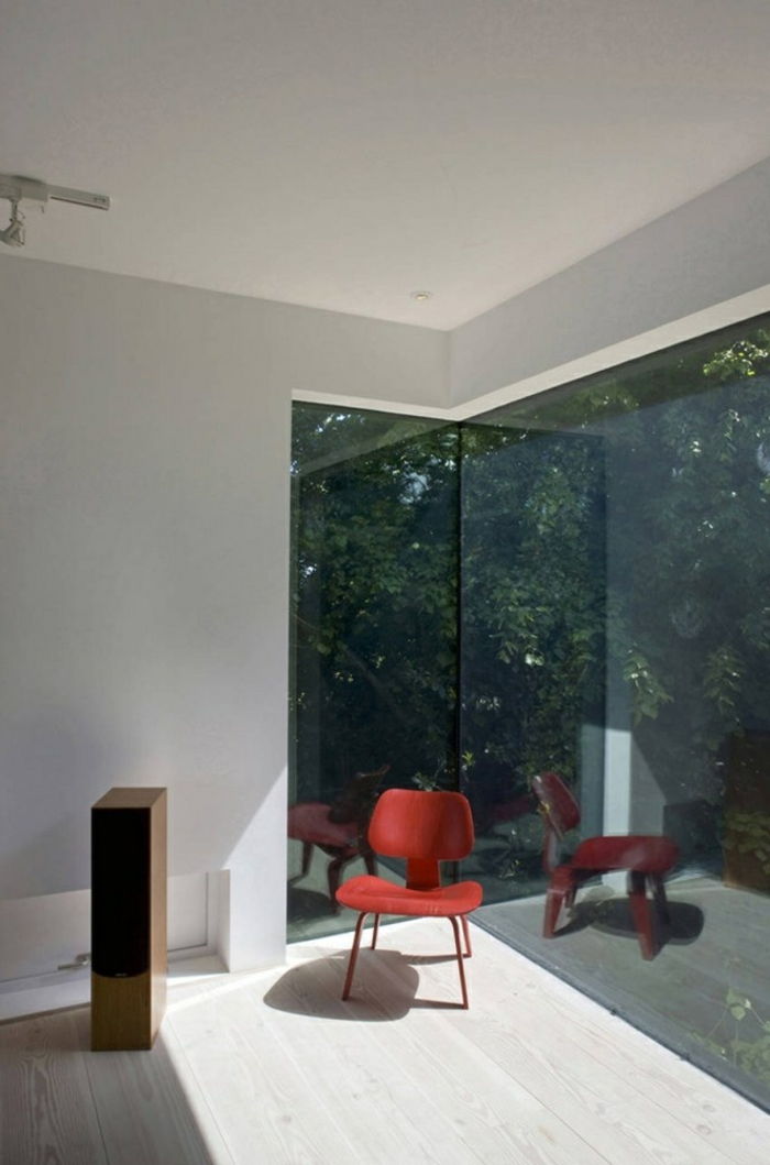Steklena stena-teraso belo-in-minimalističen