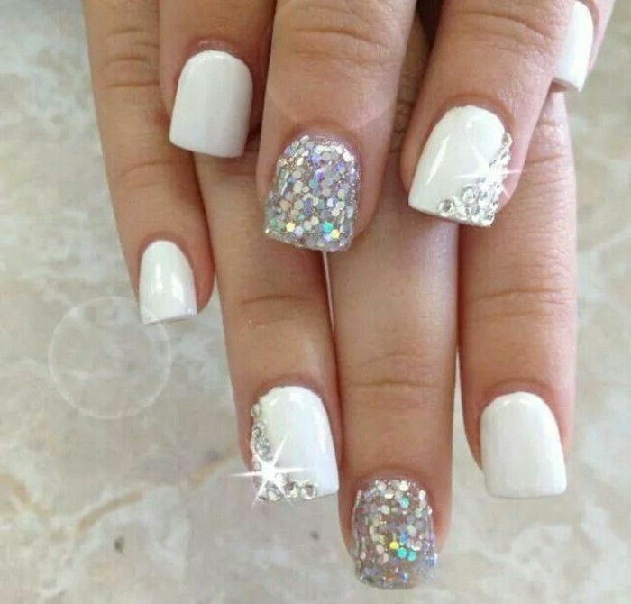 glitter neglelakk og-hvitt design