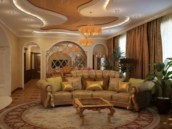 aukso spalvos sienos elegantiškas gyvenamasis kambarys